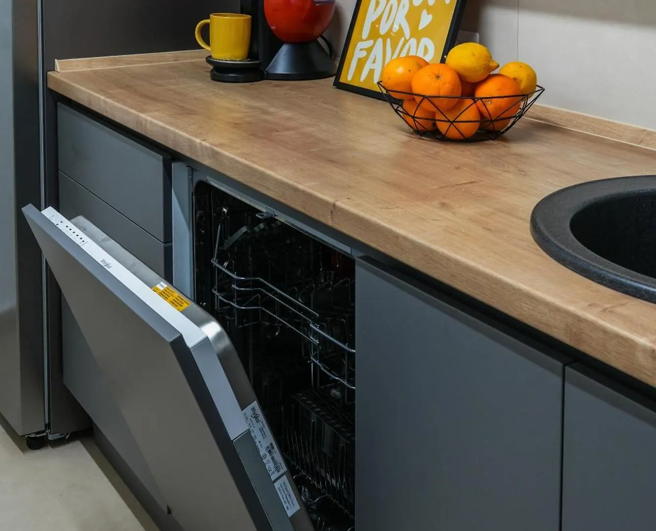 Alesia - Lovely Apt With Parking Near Veranda Mall Bucureşti 0*,  România